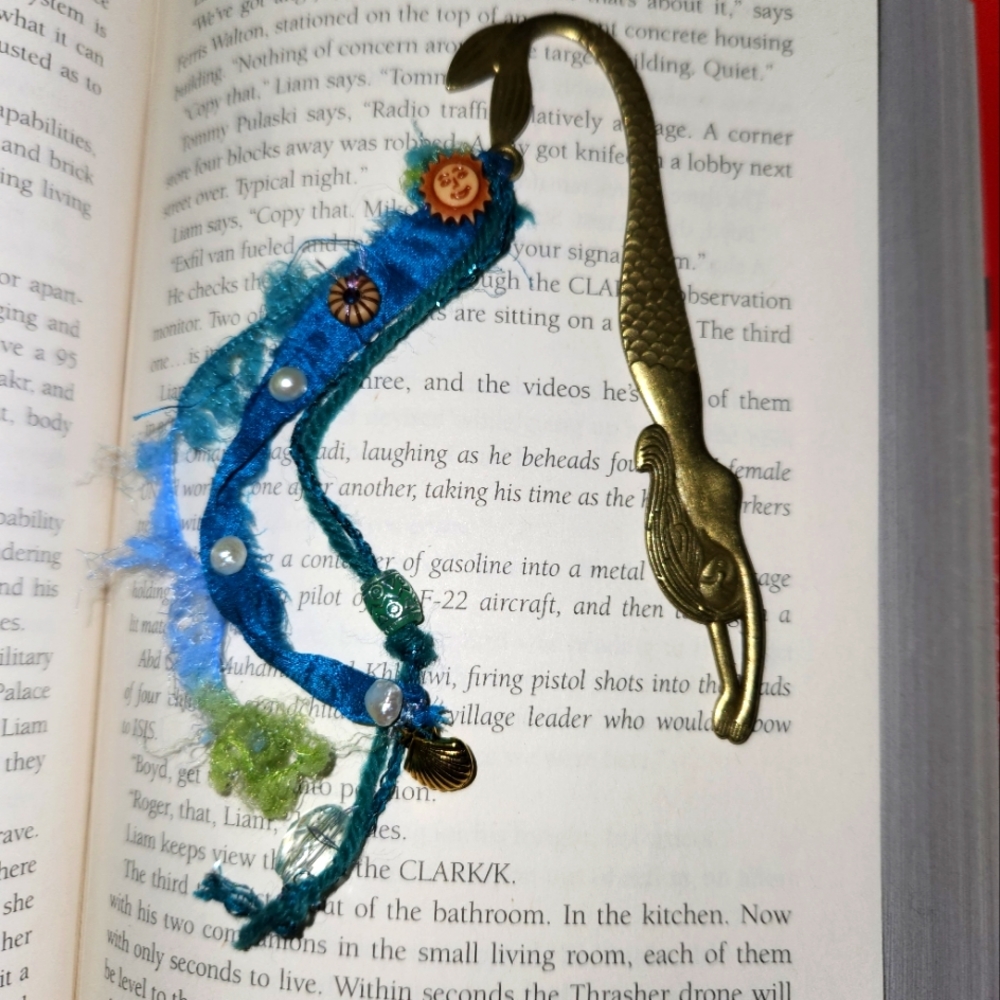Handcrafted artisian fiberart bookmark